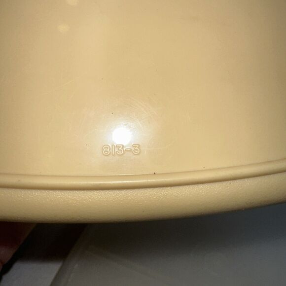 Vintage Tupperware 813-3 Divided Snack & Sandwich Container W/Lid 814-4 Almond - Picture 8 of 11